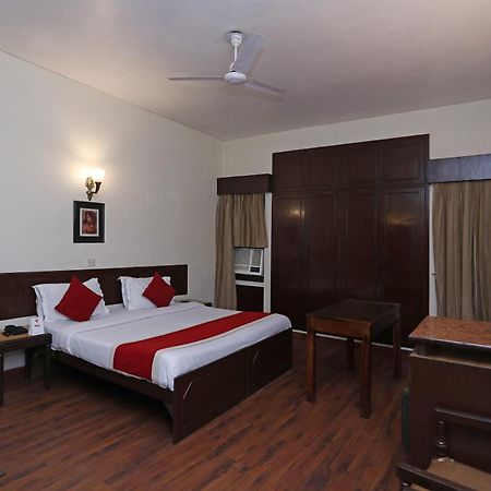 Collection O Hamilton Hotel New Delhi Exterior photo