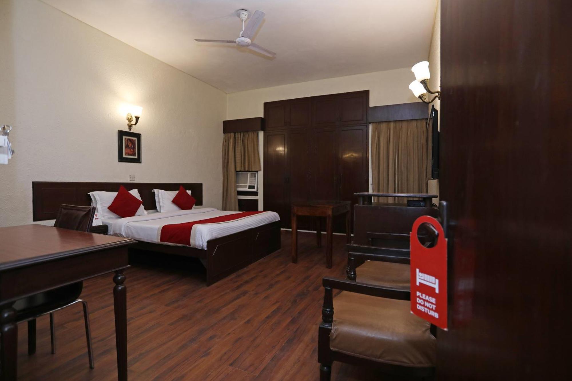 Collection O Hamilton Hotel New Delhi Exterior photo
