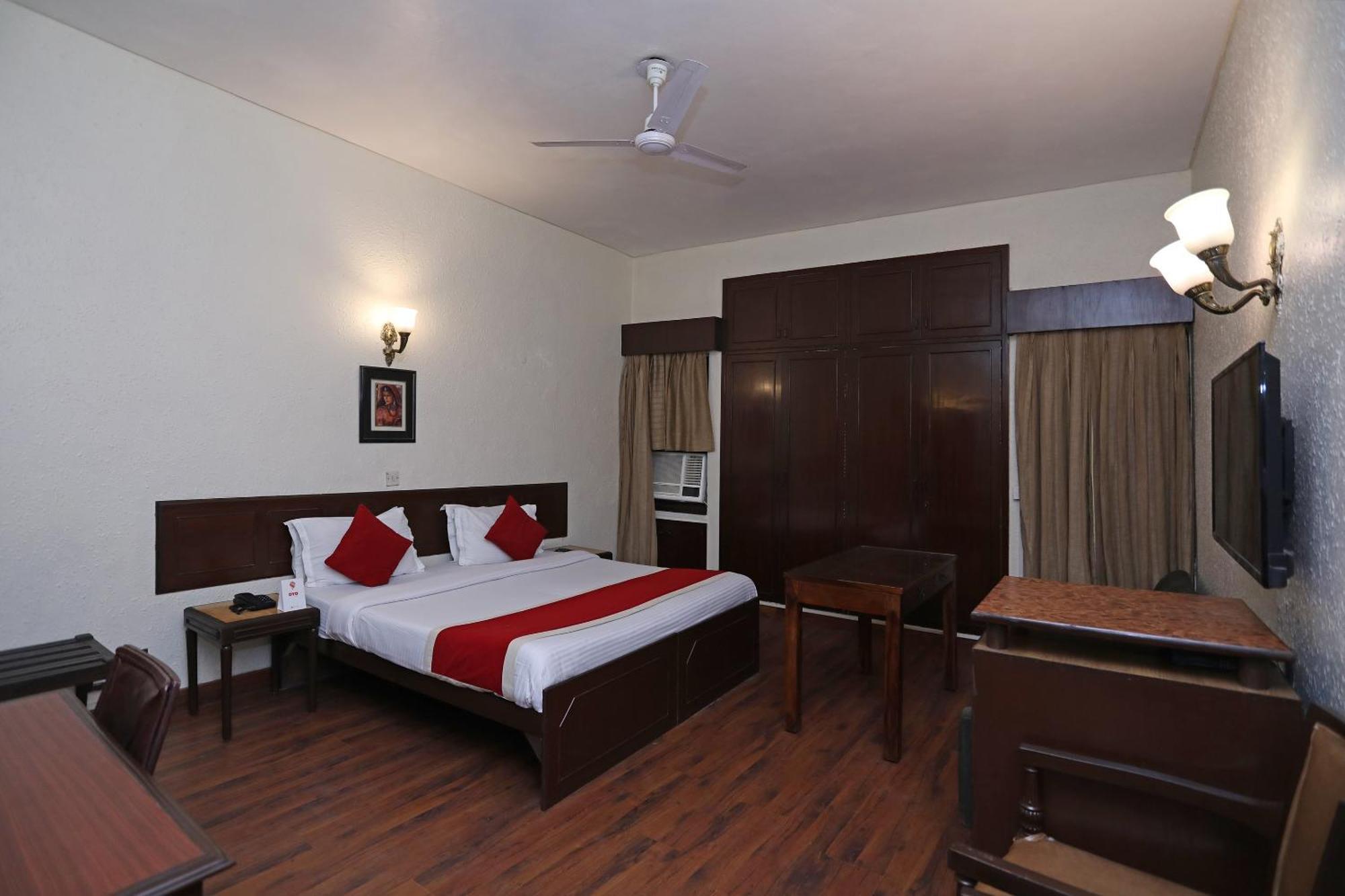 Collection O Hamilton Hotel New Delhi Exterior photo